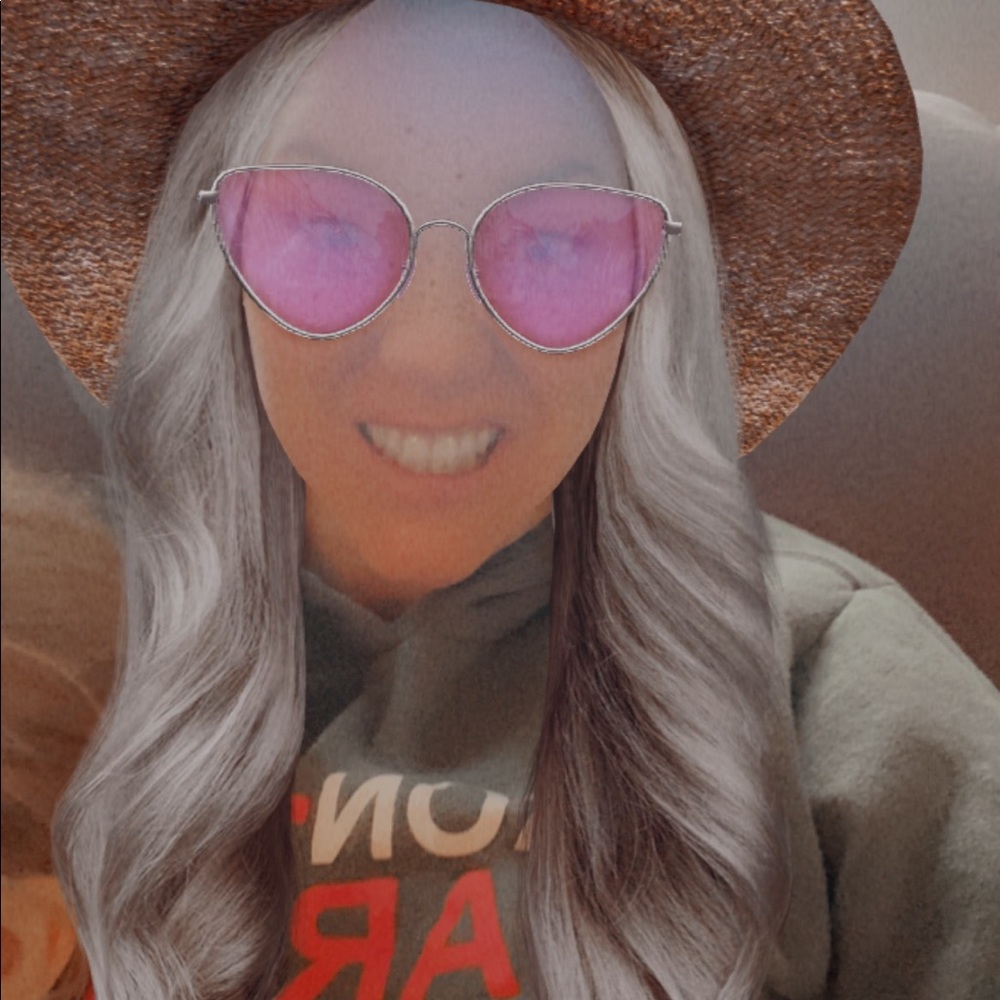 Meet your Posher, Julie